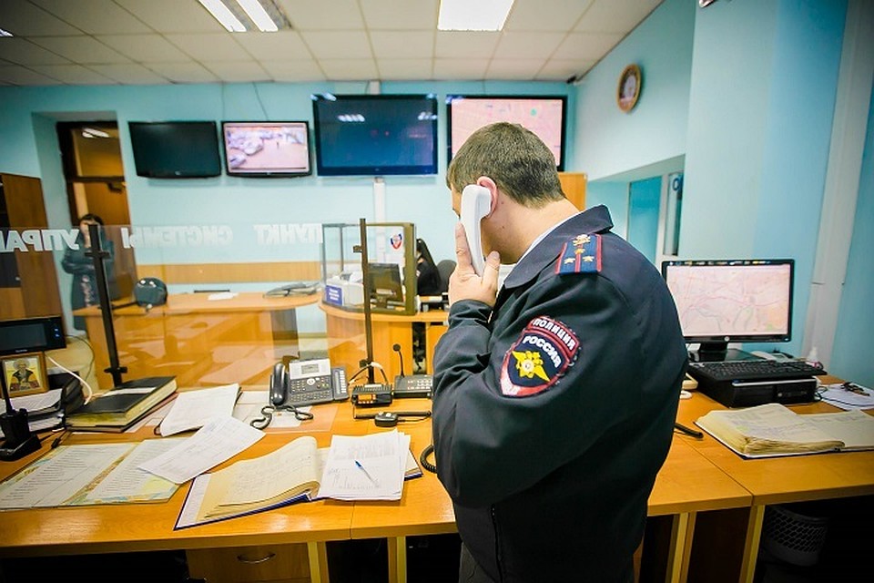 По мнению пользователей соцсетей, только сын полицейского мог сесть за руль внедорожника в 15 лет. Фото: мвд.ру