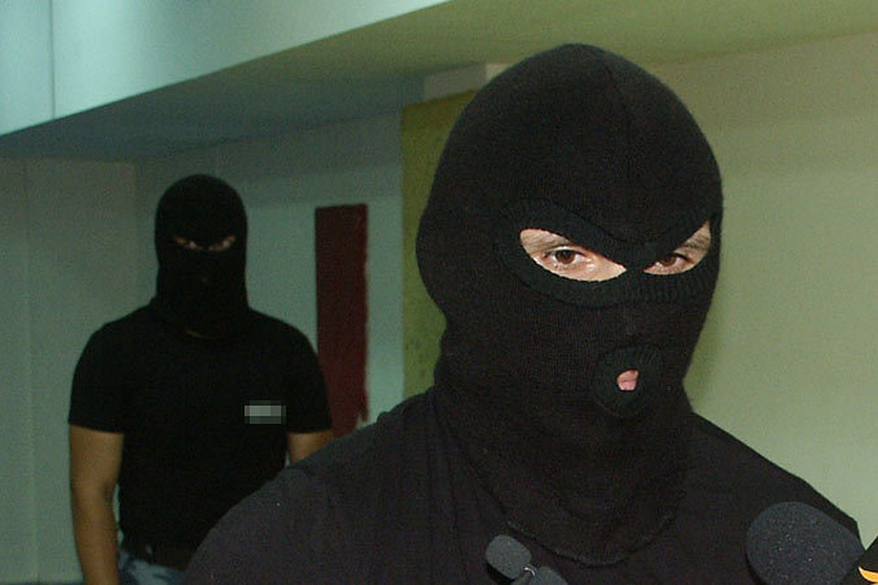Полиции пришлось применить табельное оружие.