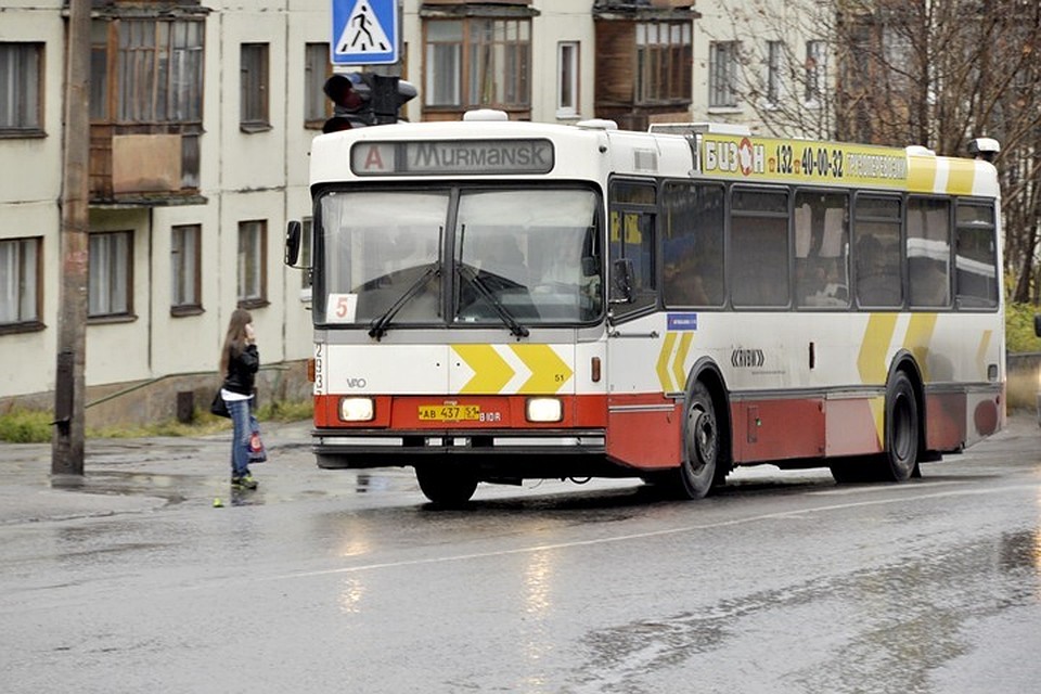 "Кусачие двери" в мурманском автобусе прищемили маленькую девочку. Неприятный случай заинтересовал правоохранительные органы.