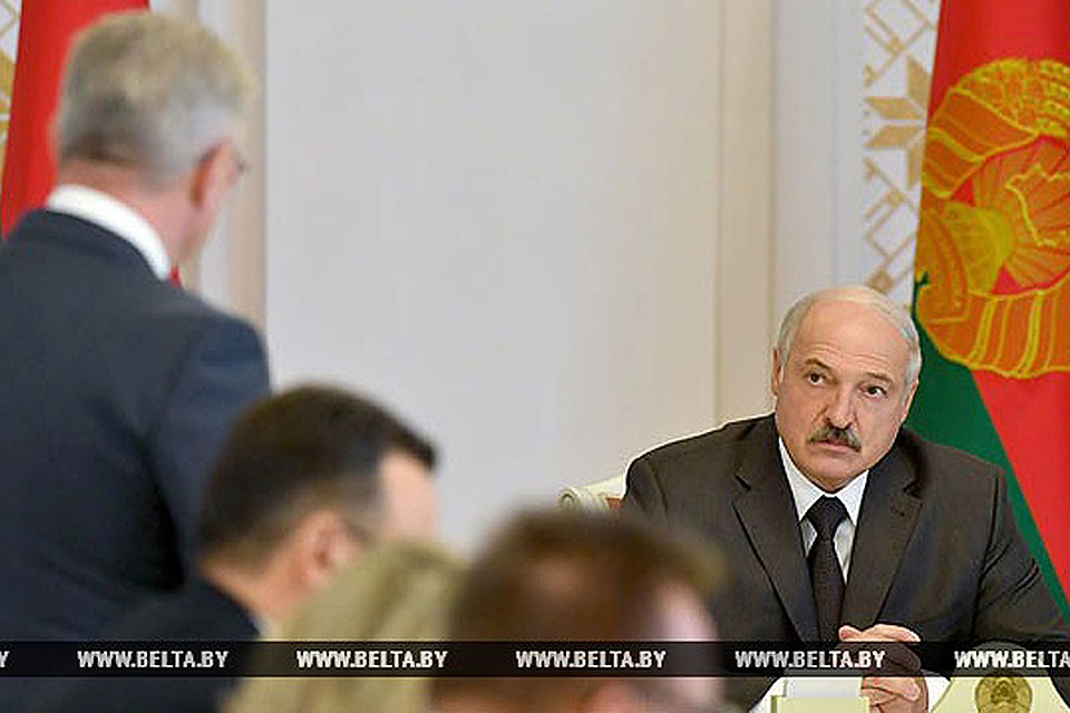 Лукашенко: «Люди жалуются, очереди в поликлиниках, хамство со стороны врачей повальное». Фото: БелТА.