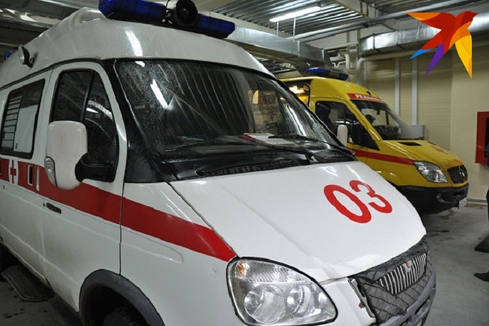 Машина скорой помощи, которая приехала достаточно быстро на вызов, не смогла даже подъехать к дому.