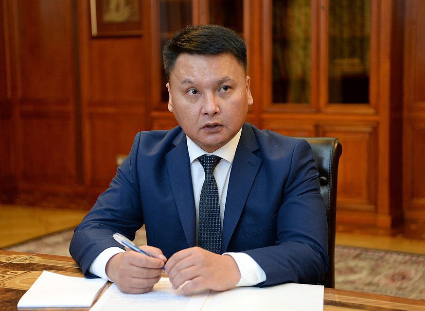 Секретарь Совбеза Дамир Сагынбаев считает, что делать открытые обращения может не каждый. Кому-то не хватает смелости