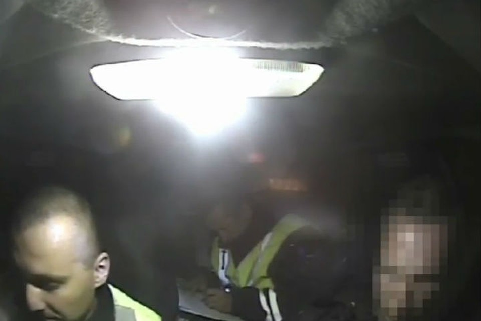 За рулем Делимобиля в Красноярске поймали наркомана. Фото: стоп-кадр видео полка ДПС.