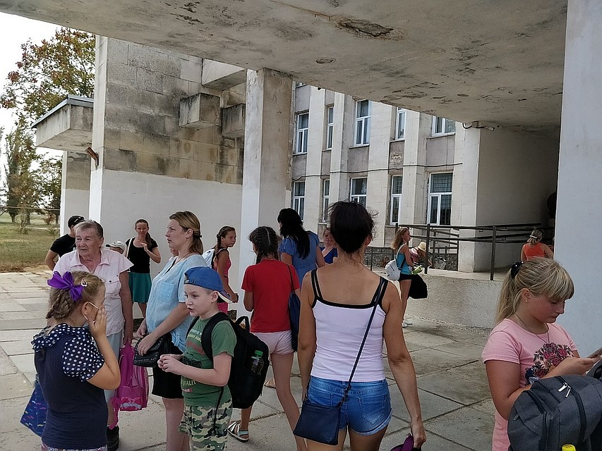В оздоровительных санаториях и детских лагерях находятся уже свыше 4 тысяч детей с родителями.