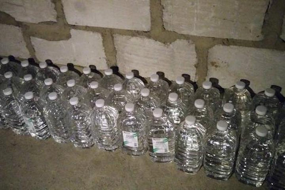 Жители Молодечно пытались ввезти в Беларусь из России тысячу литров спирта. Фото с сайта uvd-mo.gov.by