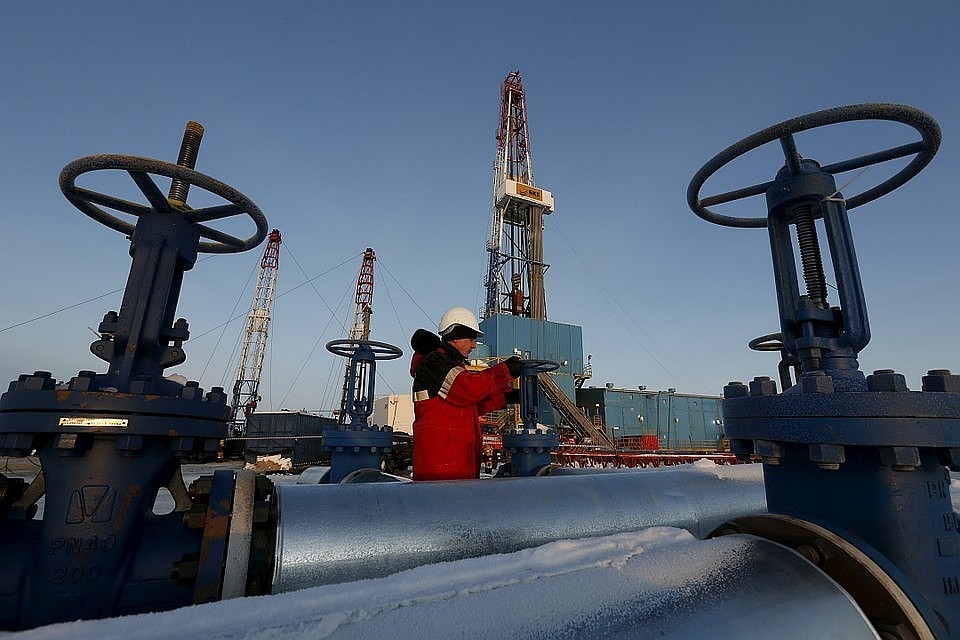 Цены на нефть эталонных марок продолжают рост