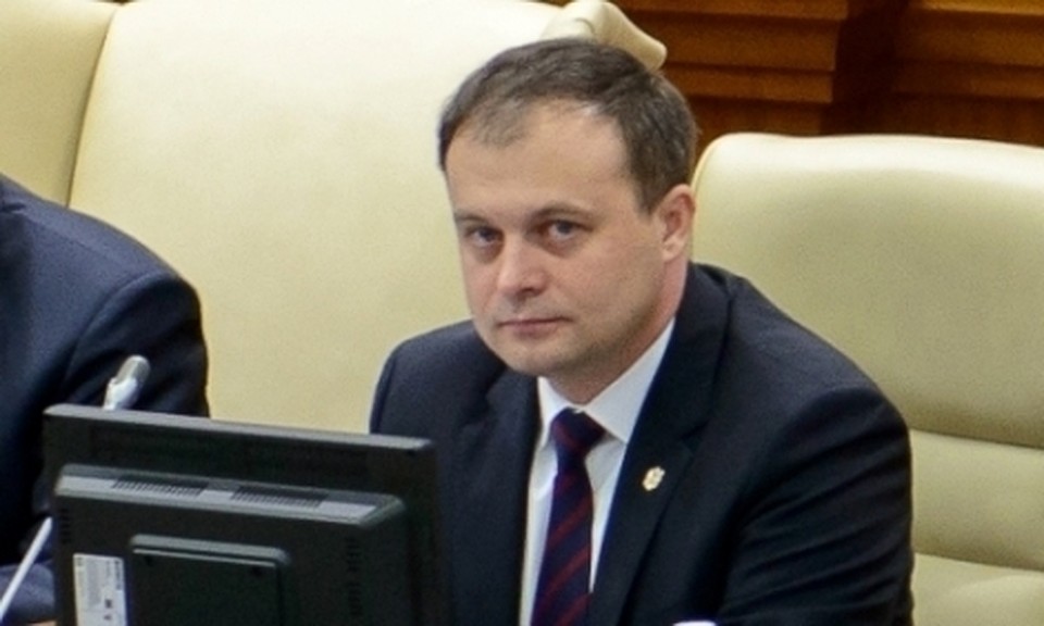 Спикер отметил, что есть список профессий, для которых зарплаты необходимо увеличить в срочном порядке.