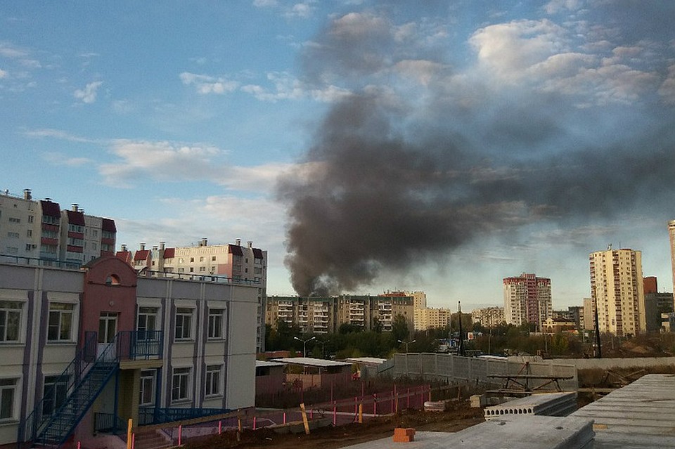 Пожар в Челябинске 3 октября. Фото: Алексей Болдырев