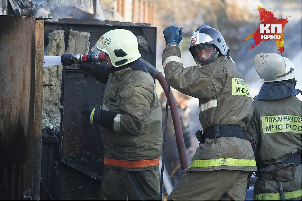 На полное тушение пожара ушло 2 часа