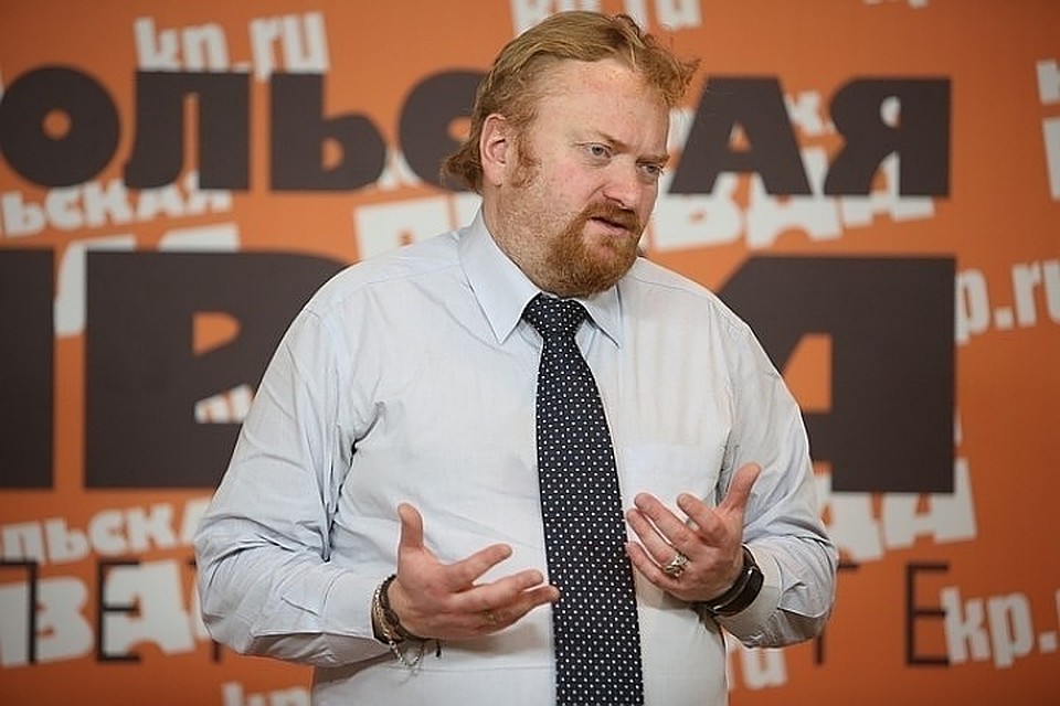 Милонов намерен запретить школьницам красить волосы