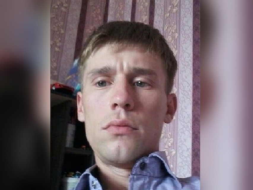 Если вы видели этого человека, позвоните по телефонам 8-992-517-26-50 (Максим), 8-951-455-13-17 (Татьяна) или 02.