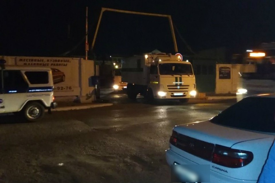 Под вечер из колонии выехали несколько автозаков.