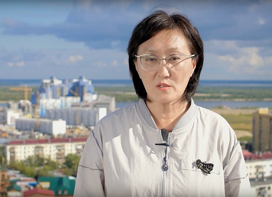 Сардана Авксентьева призвала внимательно пересмотреть смету расходов.