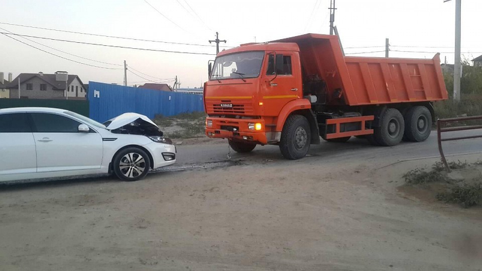 Водитель легковушки с травмами оказался в больнице