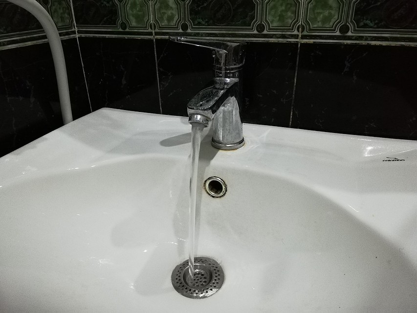 Горожан уверяют, что такую воду можно пить и не переживать за свое здоровье.