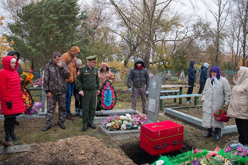 В Тюменской области торжественно похоронили останки солдата Великой Отечественной, найденного на полях сражений. Фото Тюменского областного поискового центра