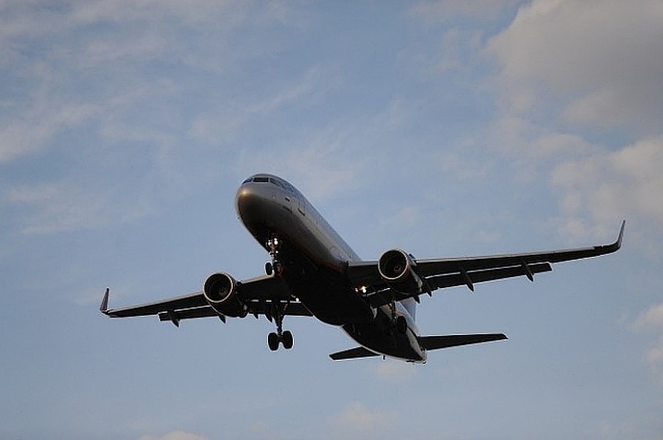 Лайнер Sukhoi Superjet 100 (SSJ100) вынужденно сел в московском аэропорту «Шереметьево».