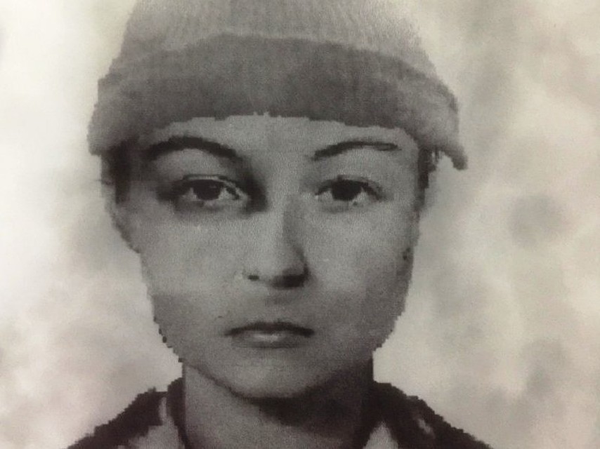 Если вы знаете или видели эту девушку, позвоните в полицию по номеру 02.