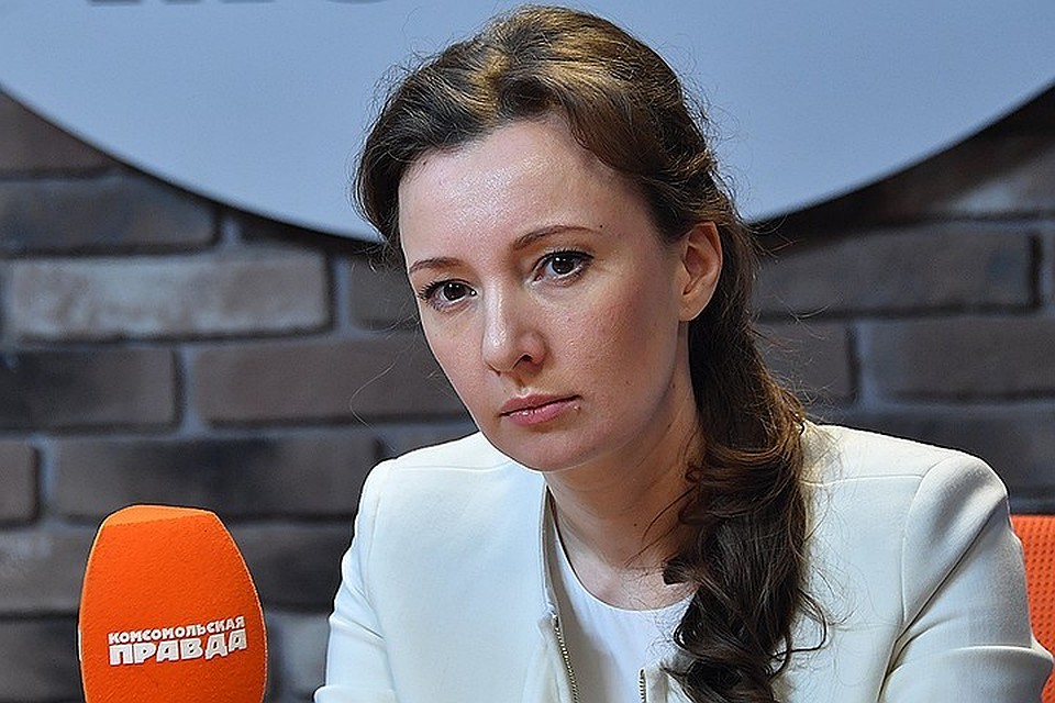 Уполномоченный при Президенте Российской Федерации по правам ребенка Анна Кузнецова в гостях у Радио "Комсомольская правда"