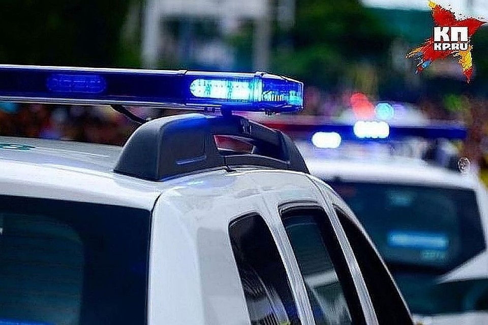 В Новосибирске мужчина остался жив, но в шоке, после падения с пятого этажа.