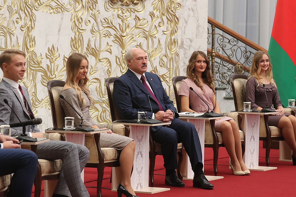 Александр Лукашенко встретился с активом БРСМ. Фото: БелТА