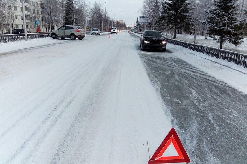 ДТП в Надыме: две иномарки не поделили дорогу Фото: Госавтоинспекция Ямала