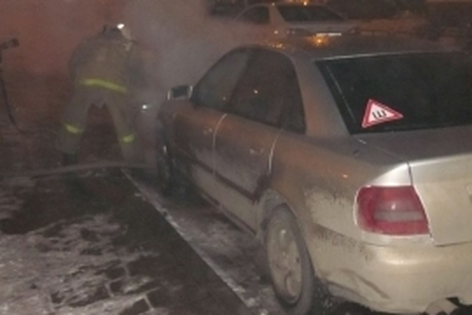 В Задонске загорелась иномарка