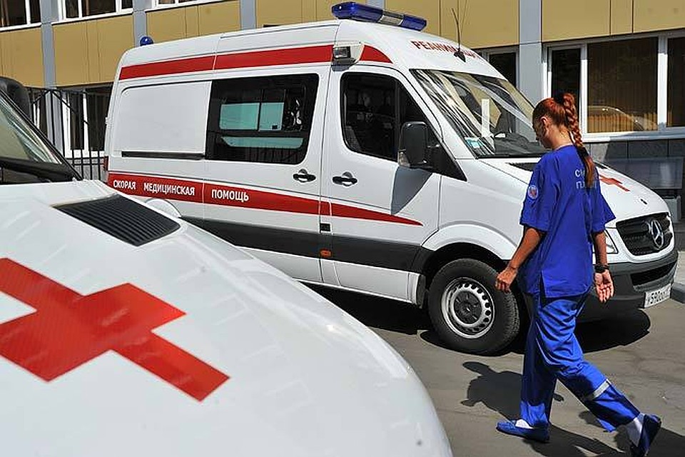 Девочку отвезли в больницу с травмами.