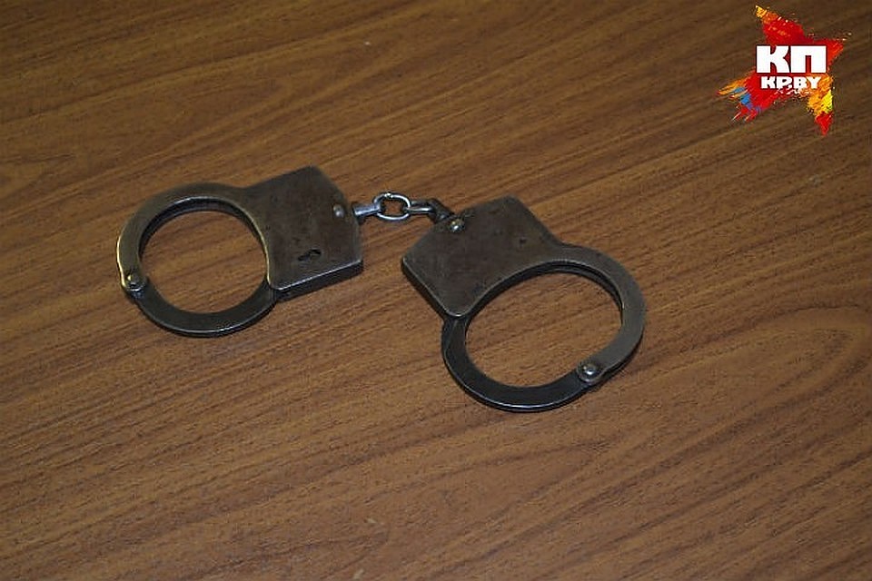 Бывший охранник похитил из подсобного помещения гостиничного комплекса три телевизора.