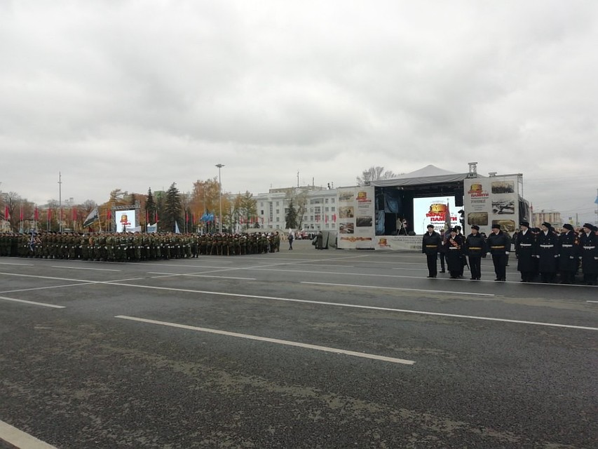 В Самаре на площади Куйбышева проходит Парад Памяти 2018