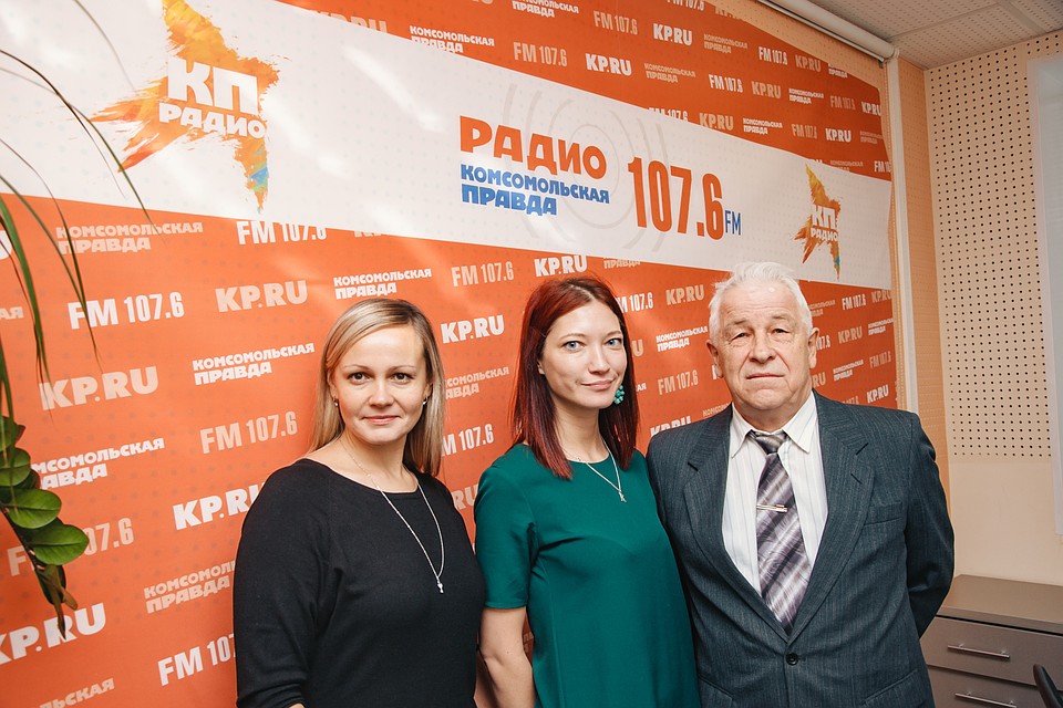 Слушательница радио "КП-Ижевск" Ольга Козлова, ведущая Анна Самойлова, постоянный слушатель Вадим Шиврин