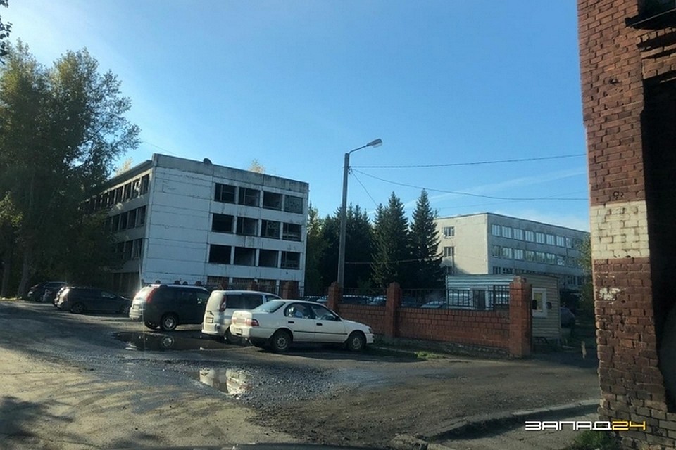 В Ачинске рядом с Мариинской гимназией пьяницы и наркоманы устроили притон. Фото: ИА "Запад24"