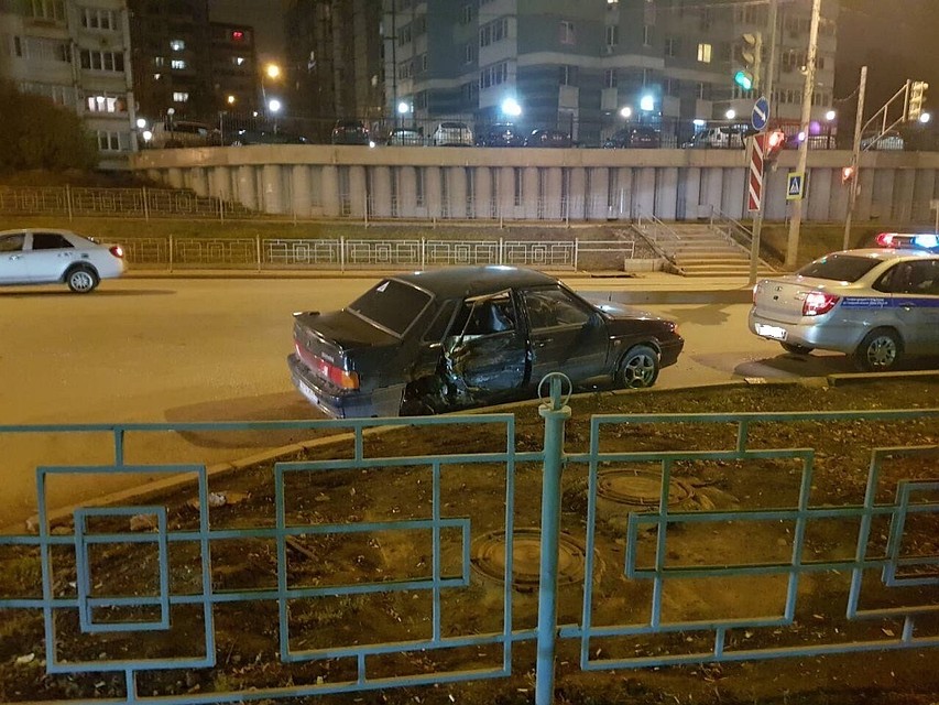 На месте работали сотрудники ГИБДД. Фото: паблик «ДТП Самара»