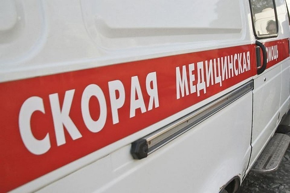 Ребенка с места ДТП увезли в больницу.