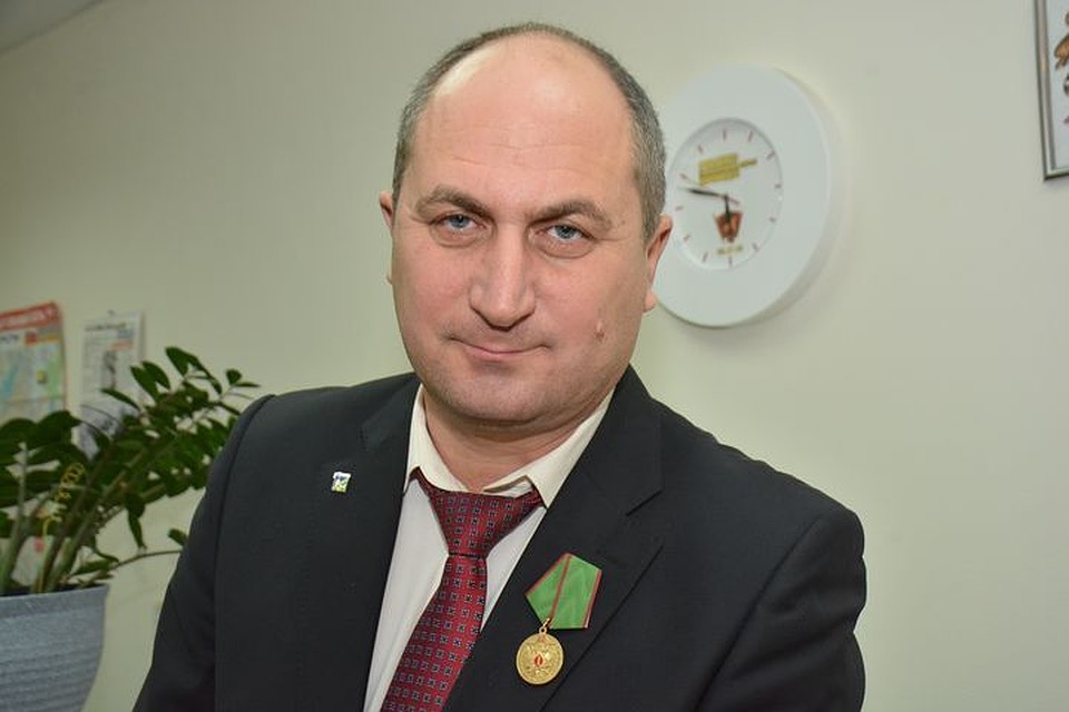 Дмитрию Курицкому вручили медаль.