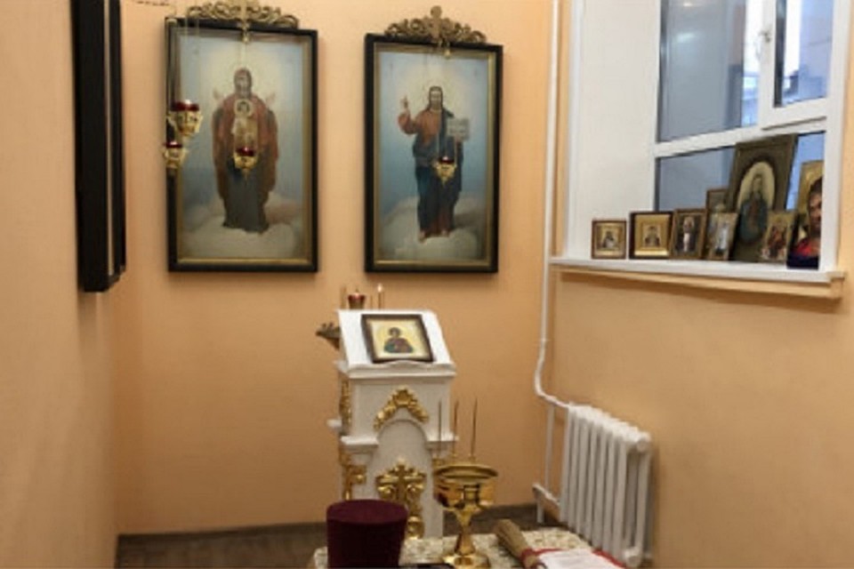 В Госпитале небольшая комната-часовня работала с 2005 года, а недавно ее отремонтировали. Фото: Минздрав НСО