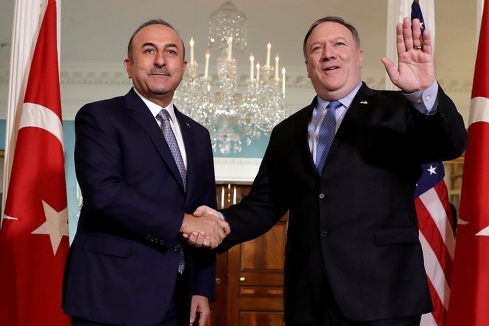 Министр иностранных дел Турции Мевлют Чавушоглу с госсекретарем США Майком Помпео