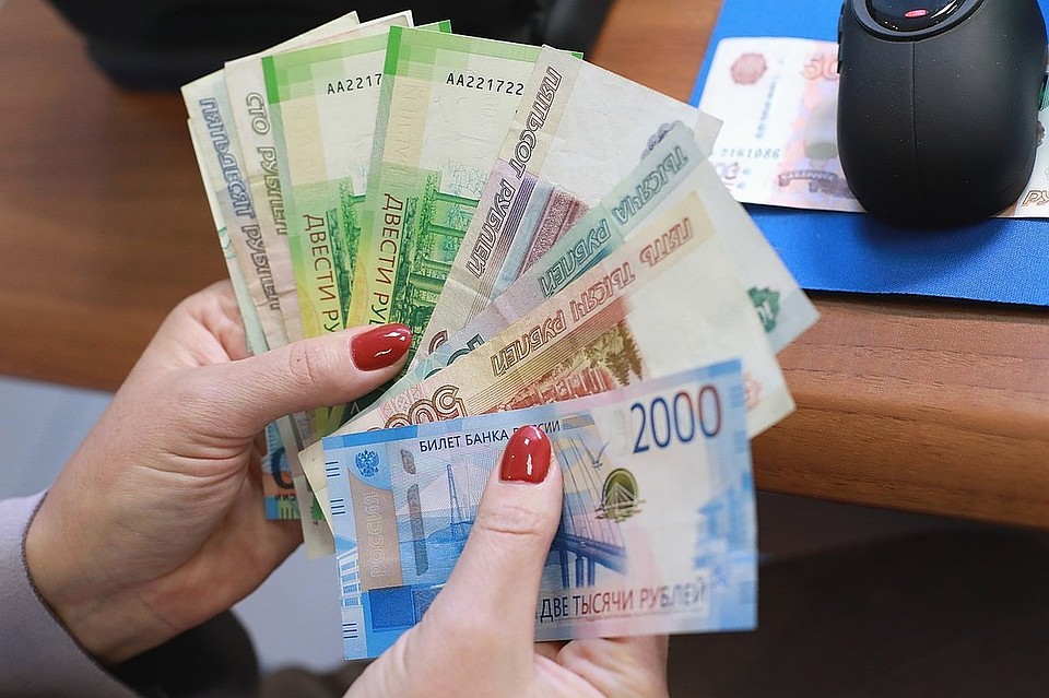 С карточки красноярки сняли все деньги
