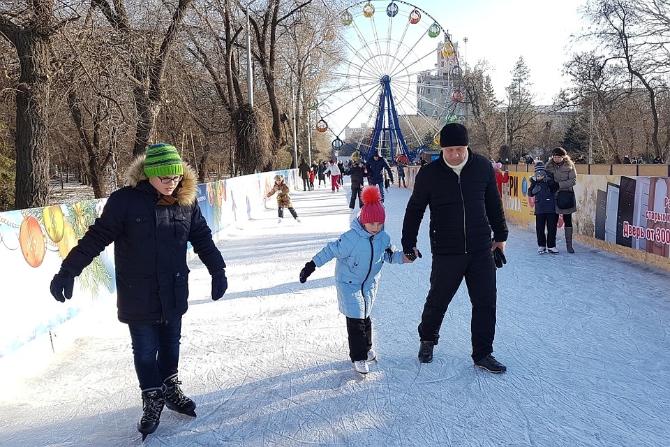 Каток в горсаду откроют чуть позже.