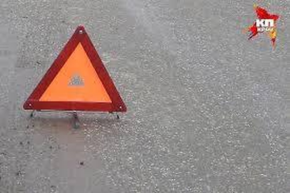Водитель грузовика не заметил в сумерках мотоблок