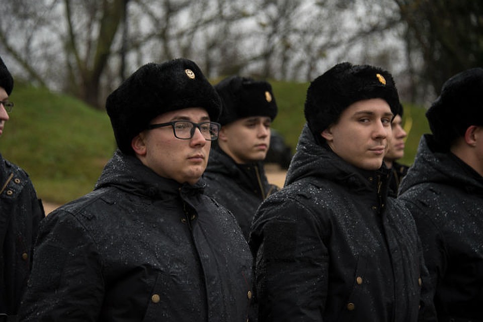 30 севастопольцев отправились на службу в Вооруженные силы РФ