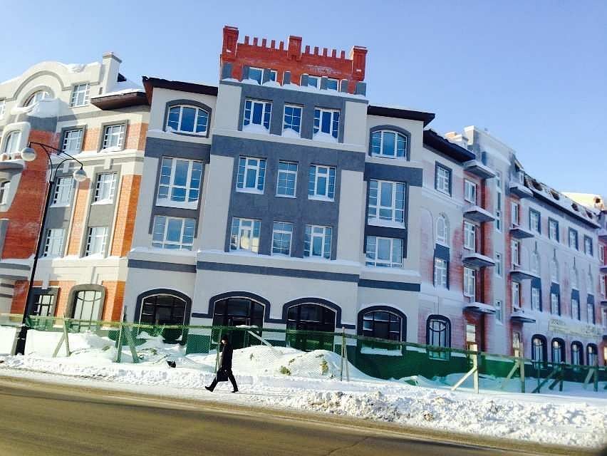 Многострадальный "Ремезовский дворик" в Тобольске обещают достроить к Новому году. tyumen.cian.ru