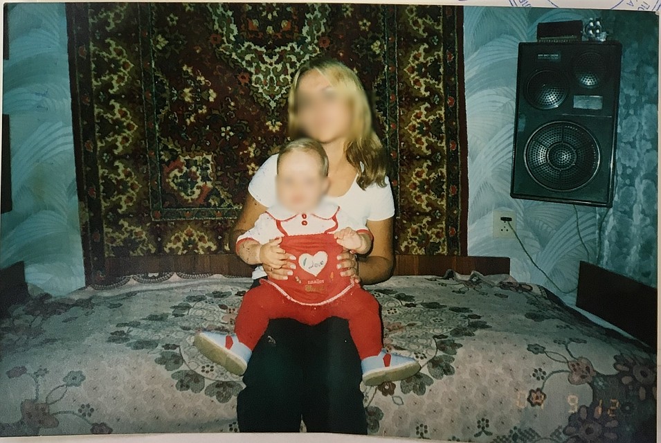Карина не ожидала, что родной брат хотел ее смерти. Фото: из личного архива героев публикации
