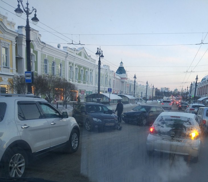 В конце рабочей недели в Омске вновь образовались 9-балльные пробки