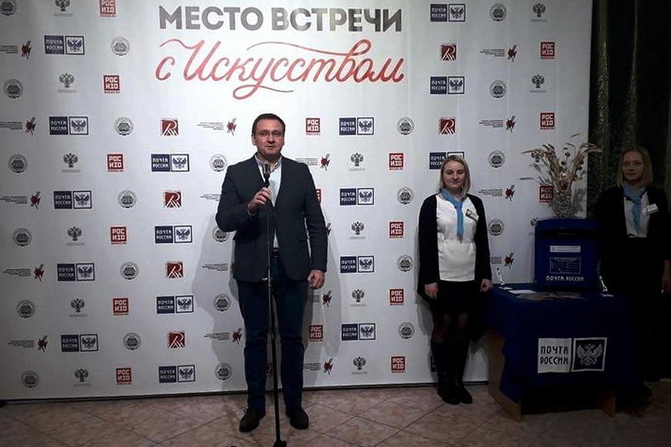 Репродукции известных картин пробудут в Острове до 14 декабря. Фото: Островский дом детского творчества.