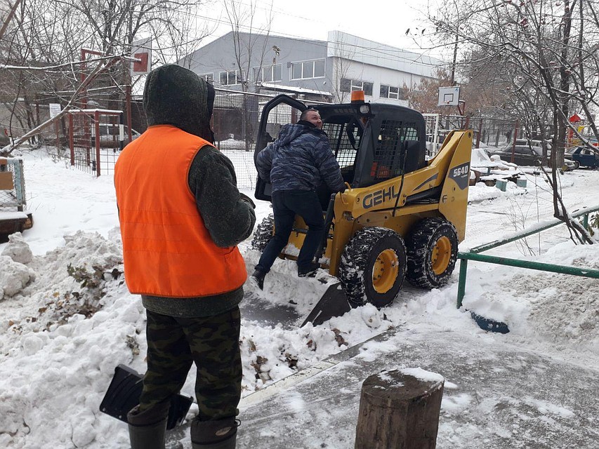 Мэрия проверила уборку снега в Саратове