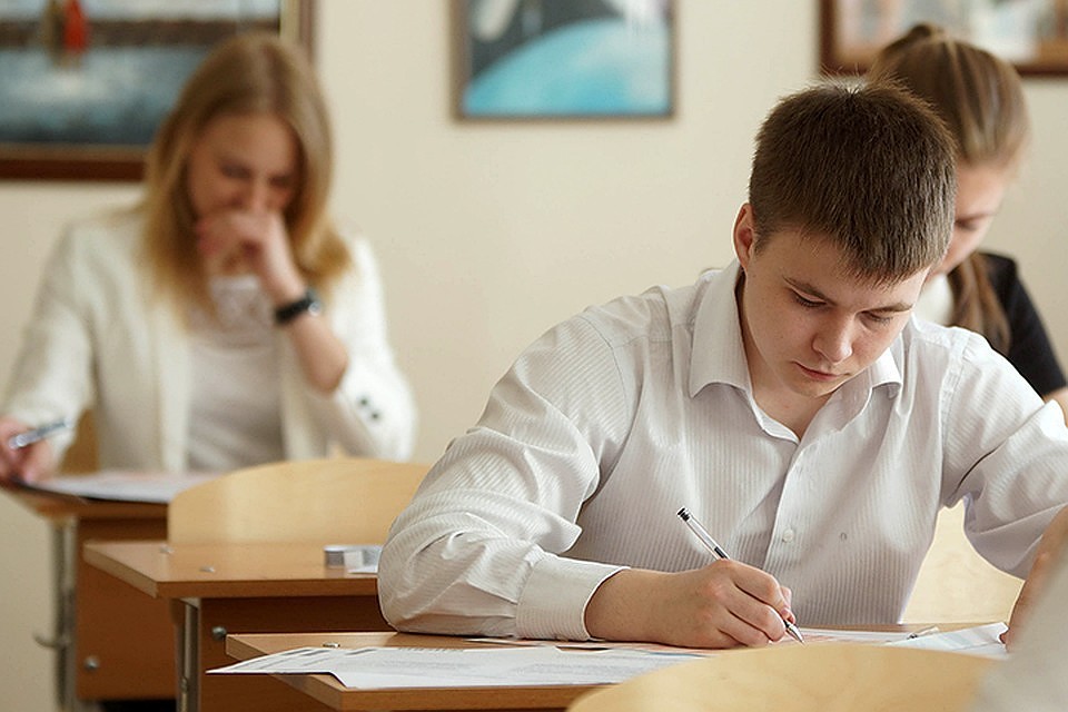 Выпускники 5 декабря пишут итоговое сочинение