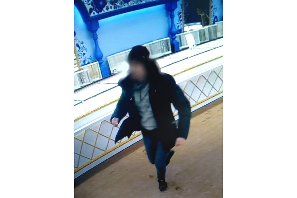 Злоумышленник попал в объектив камеры видеонаблюдения. Фото: Управление Росгвардии по Кировской области