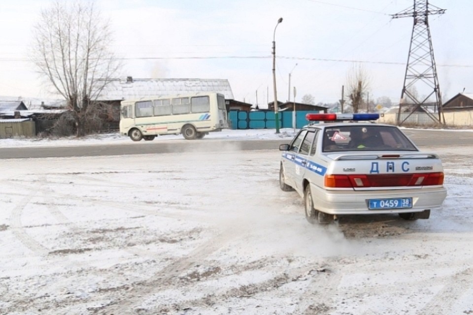 В Иркутской области задержали водителя маршрутки, который перевозил без прав пассажиров. Фото: пресс-служба ГУ МВД по Иркутской области.