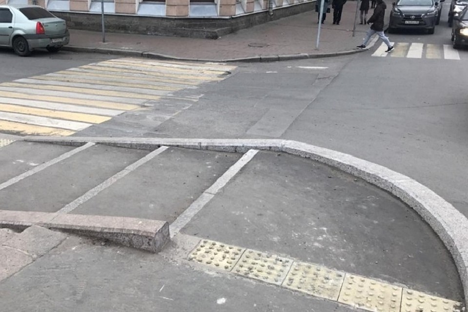 Кашин мост в Петербурге оборудовали пандусами для инвалидов Фото: СПб ГБУ «Мостотрест»